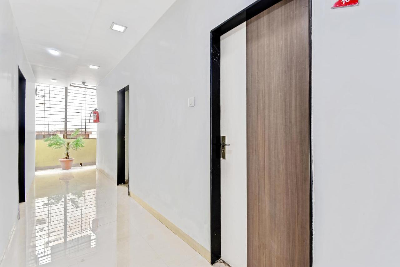 Oyo 61308 Hotel Rw International Hingoli Eksteriør billede