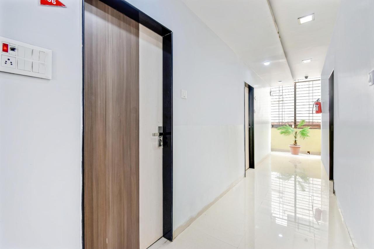Oyo 61308 Hotel Rw International Hingoli Eksteriør billede
